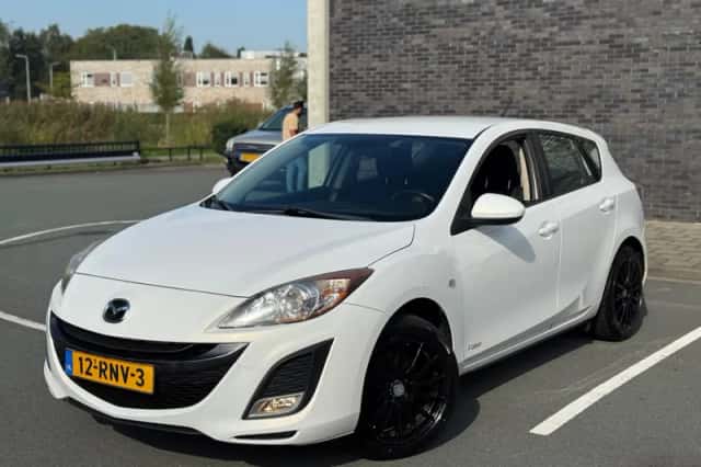 Mazda 3 (2011) thumbnail 4