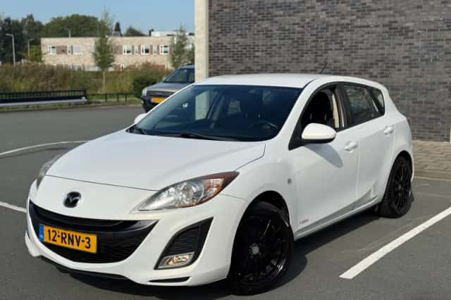 Mazda 3 (2011) thumbnail 5