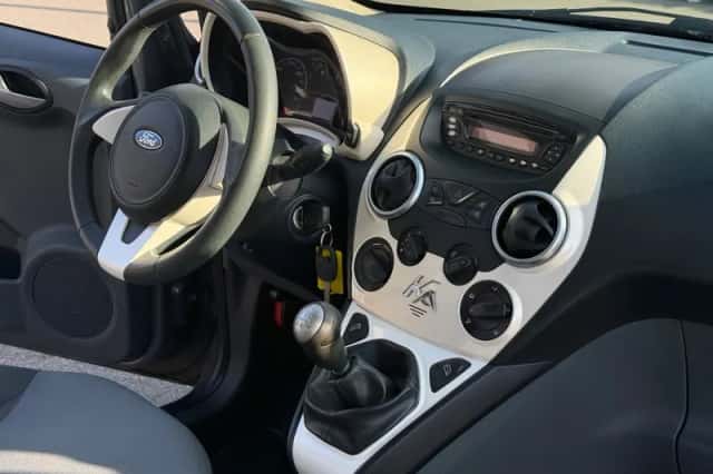 Ford Ka (2010) thumbnail 2