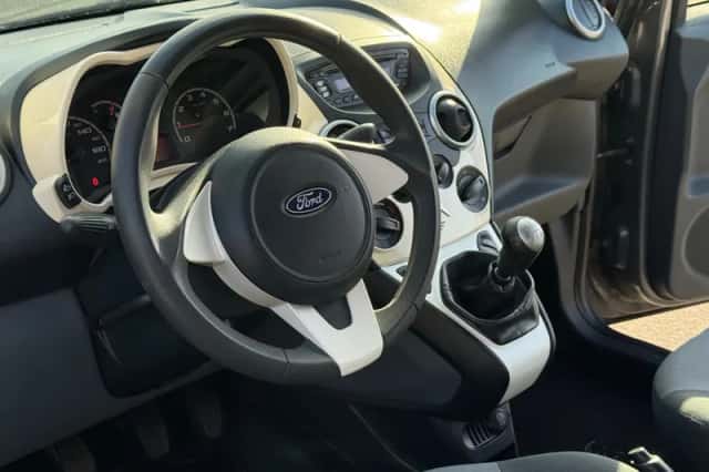 Ford Ka (2010) thumbnail 3