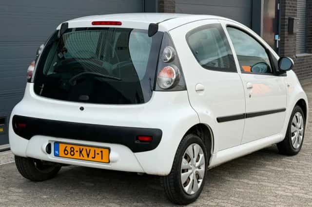 Citroën C1 (2010) thumbnail 3