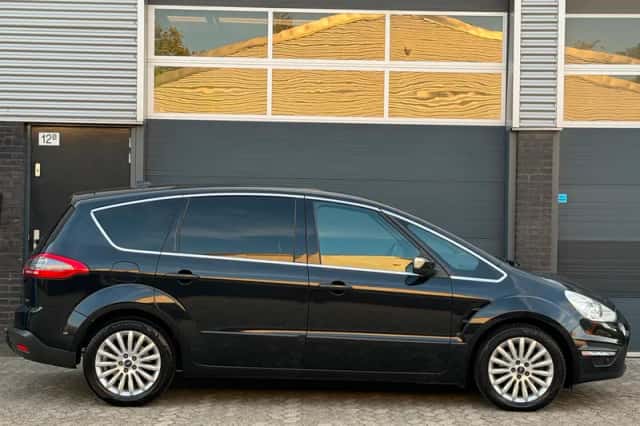 Ford S-Max (2013) thumbnail 2