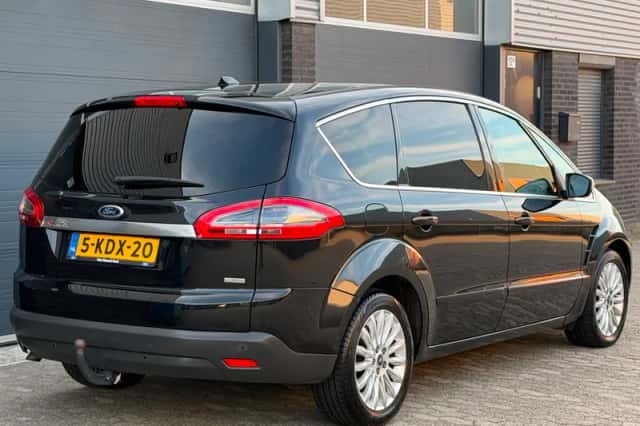 Ford S-Max (2013) thumbnail 3