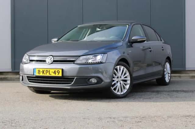 Volkswagen Jetta (2013) thumbnail 1