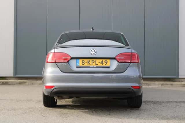 Volkswagen Jetta (2013) thumbnail 4