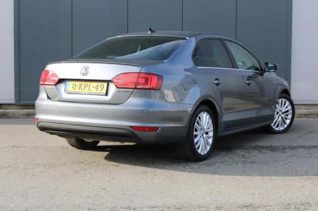 Volkswagen Jetta (2013) thumbnail 5