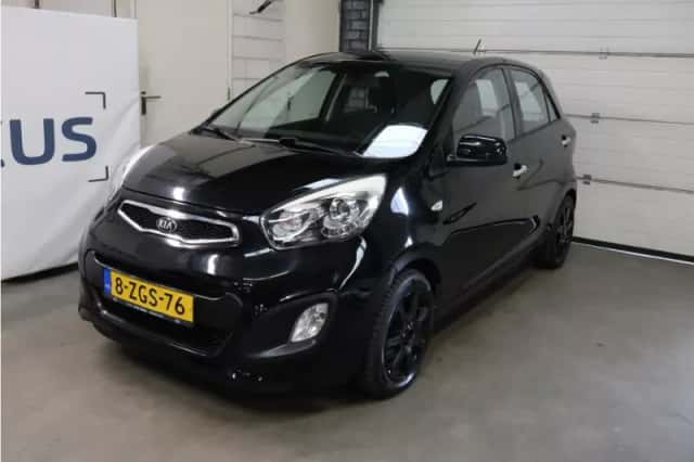 Kia Picanto (2015) thumbnail 3