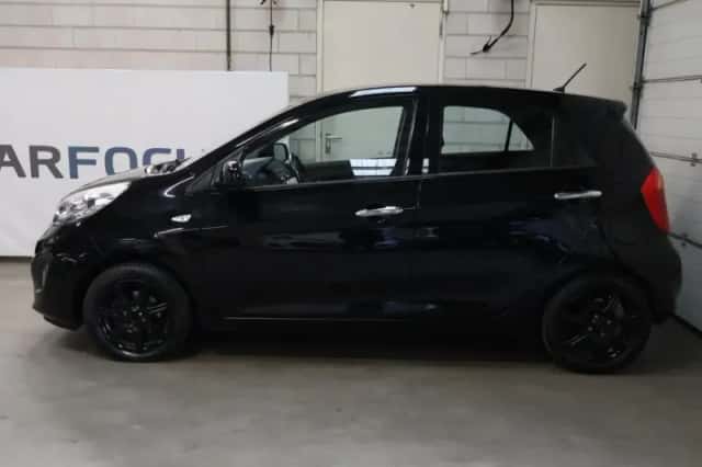 Kia Picanto (2015) thumbnail 4