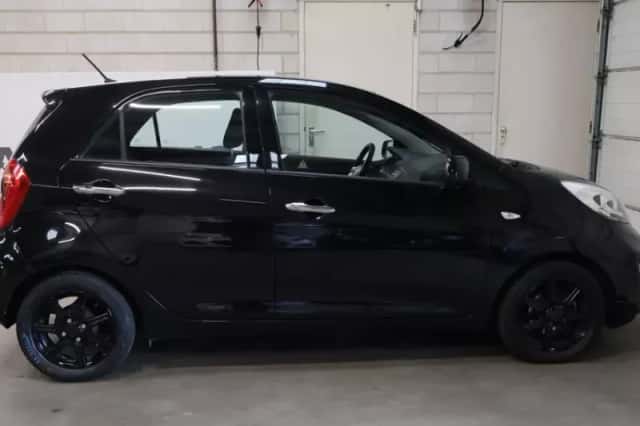 Kia Picanto (2015) thumbnail 5
