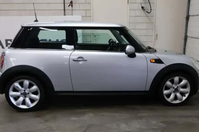 MINI Cooper (2009) thumbnail 5