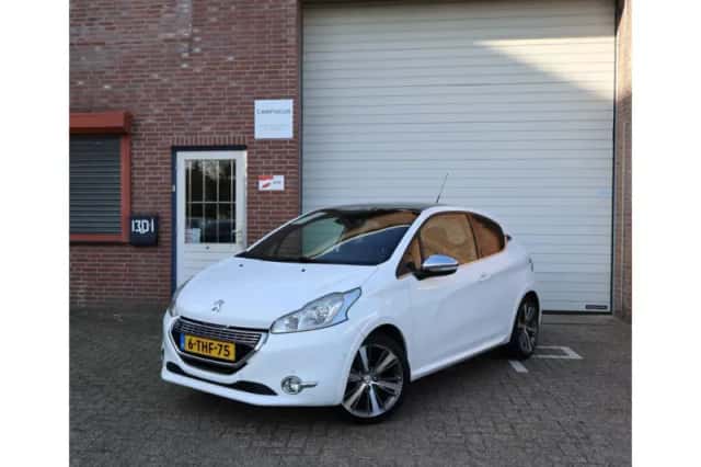 Peugeot 208 (2014) thumbnail 1