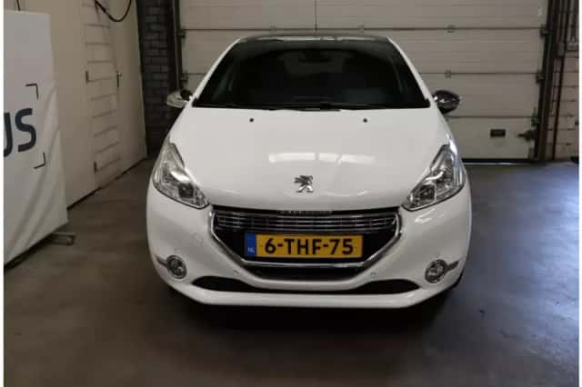 Peugeot 208 (2014) thumbnail 2