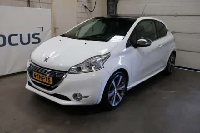 Peugeot 208 (2014) thumbnail 3