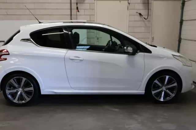 Peugeot 208 (2014) thumbnail 5