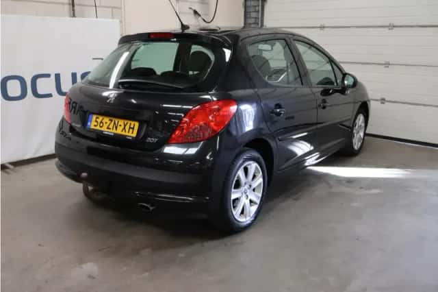 Peugeot 207 (2008) thumbnail 6
