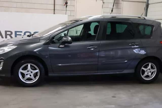 Peugeot 308 (2012) thumbnail 4