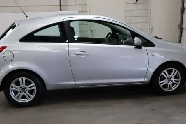 Opel Corsa (2012) thumbnail 5