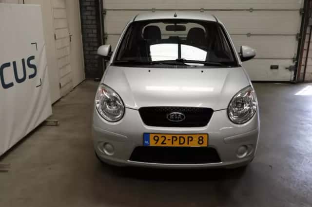 Kia Picanto (2011) thumbnail 2