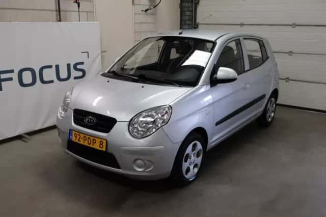Kia Picanto (2011) thumbnail 3