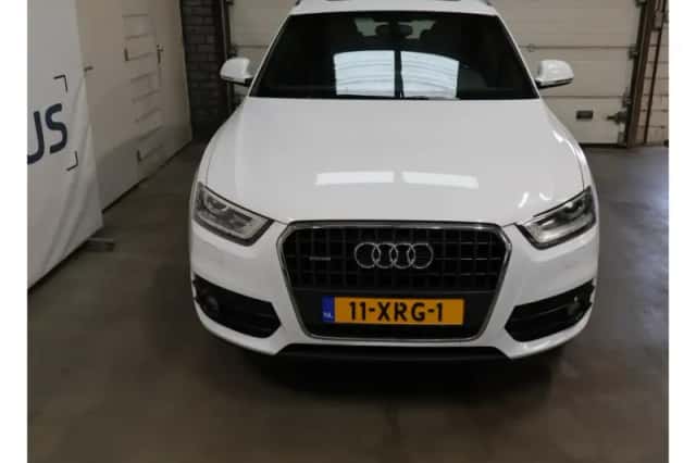Audi Q3 (2012) thumbnail 2