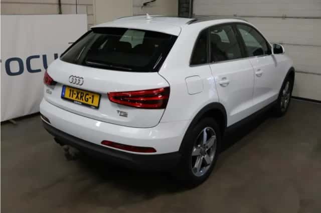 Audi Q3 (2012) thumbnail 6