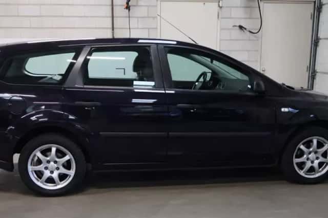 Ford Focus (2005) thumbnail 5