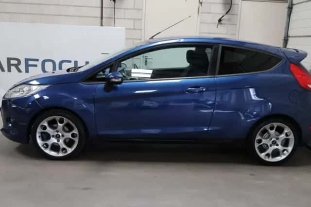 Ford Fiesta (2010) thumbnail 4