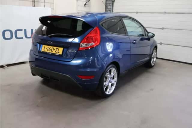 Ford Fiesta (2010) thumbnail 6