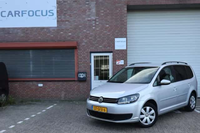 Volkswagen Touran (2011) thumbnail 1