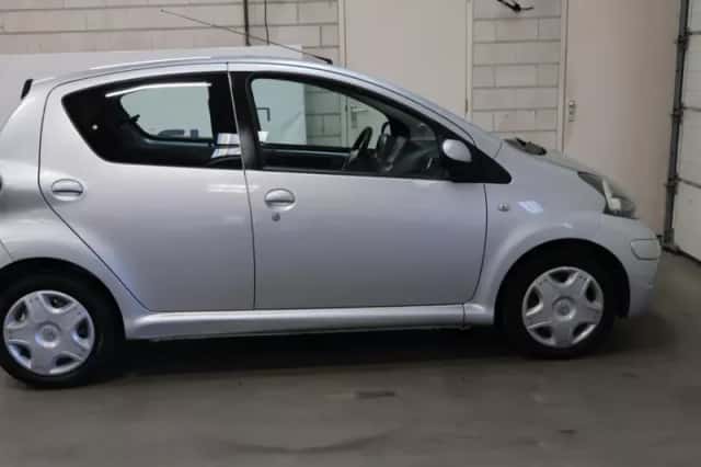 Toyota Aygo (2011) thumbnail 5