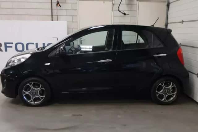 Kia Picanto (2016) thumbnail 4
