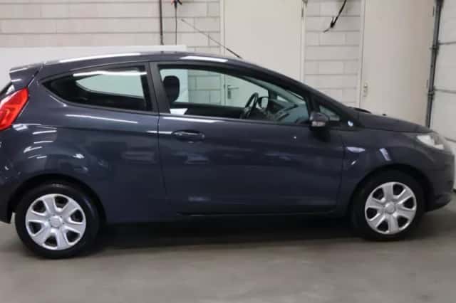 Ford Fiesta (2011) thumbnail 5