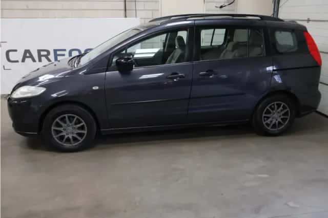 Mazda 5 (2006) thumbnail 4