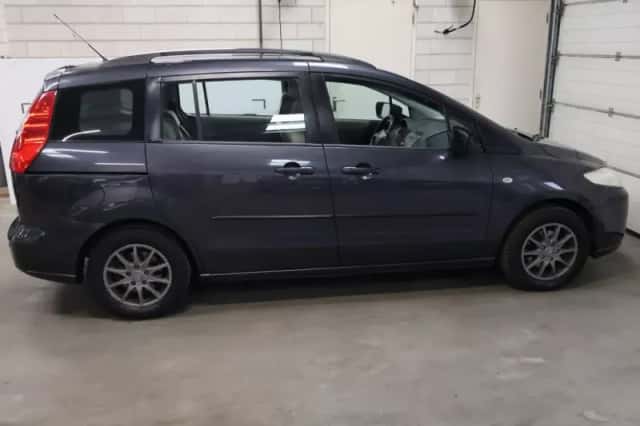 Mazda 5 (2006) thumbnail 5