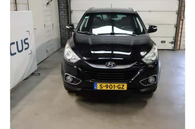 Hyundai ix35 (2012) thumbnail 2