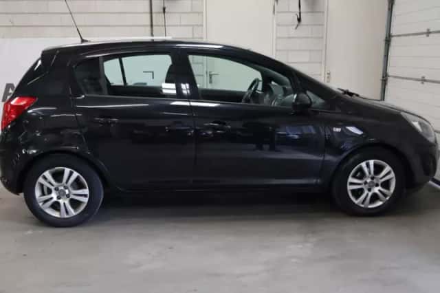 Opel Corsa (2014) thumbnail 5