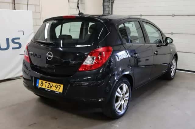 Opel Corsa (2014) thumbnail 6