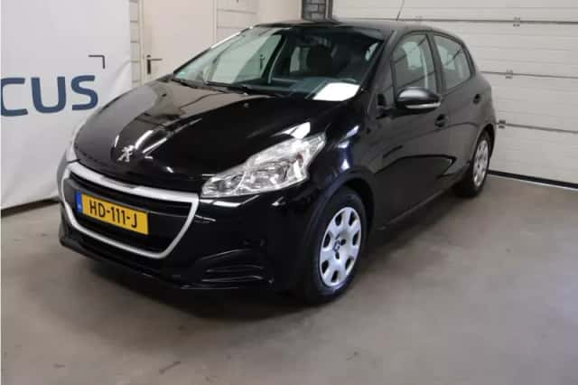 Peugeot 208 (2015) thumbnail 3