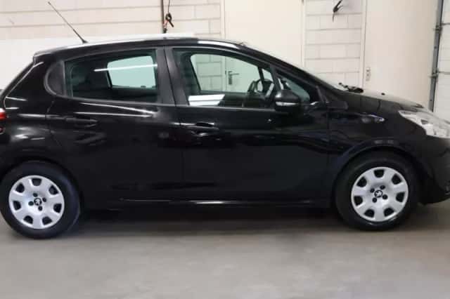 Peugeot 208 (2015) thumbnail 5