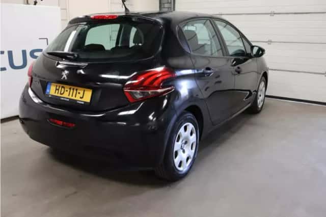 Peugeot 208 (2015) thumbnail 6