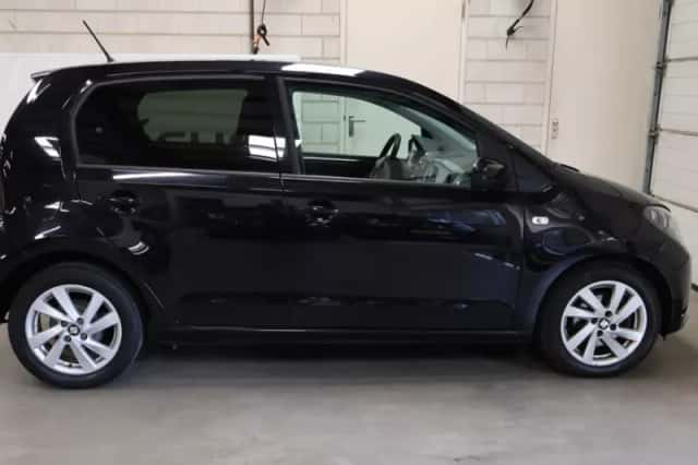 SEAT Mii (2015) thumbnail 5