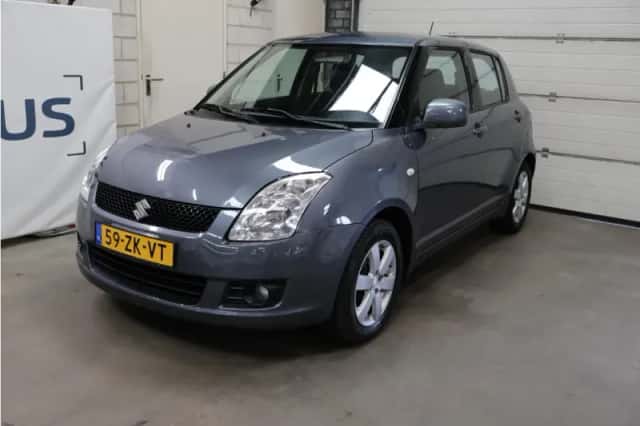 Suzuki Swift (2008) thumbnail 3