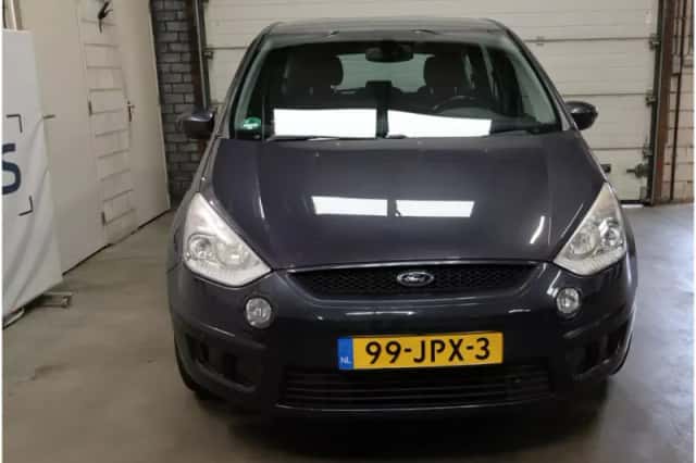 Ford S-Max (2009) thumbnail 2