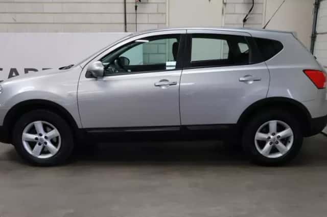 Nissan Qashqai (2008) thumbnail 4