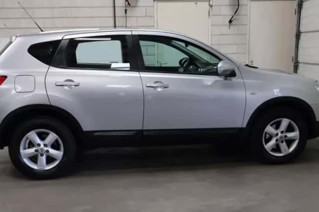 Nissan Qashqai (2008) thumbnail 5