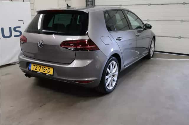 Volkswagen Golf (2015) thumbnail 6