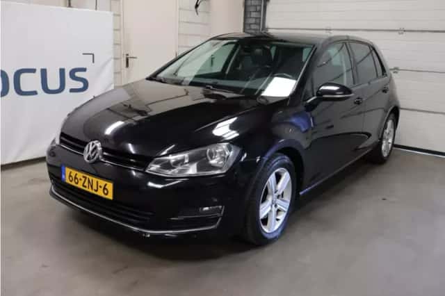 Volkswagen Golf (2013) thumbnail 3
