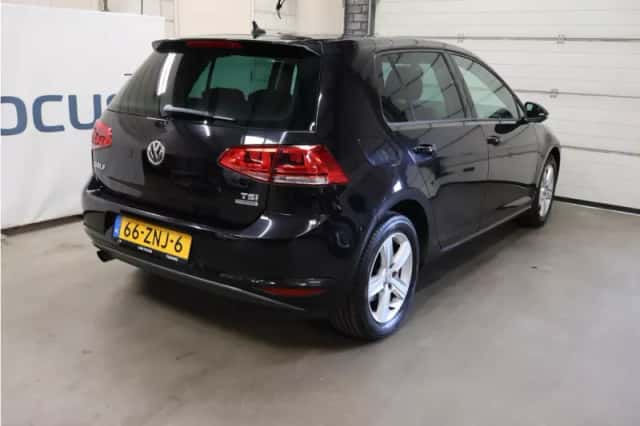 Volkswagen Golf (2013) thumbnail 6