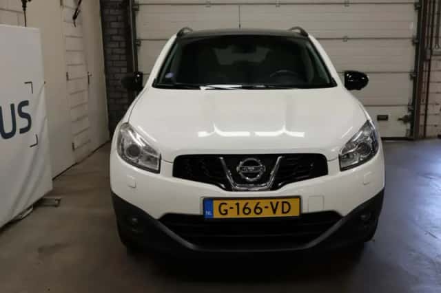 Nissan Qashqai (2013) thumbnail 2