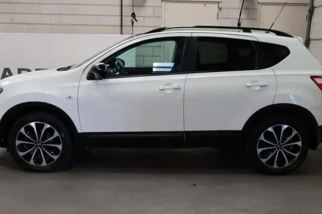 Nissan Qashqai (2013) thumbnail 4